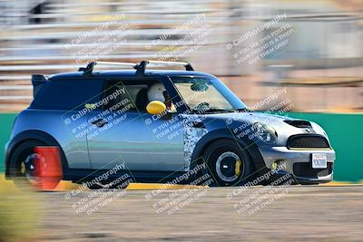 media/Oct-18-2025-Extreme Speed (Sat) [[d6d7e1fef1]]/Group 5/Session 3 (Turn 1)/